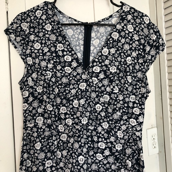 J. Crew Faux Wrap Floral Ruffle Mini Dress Size 4 - Picture 2 of 6